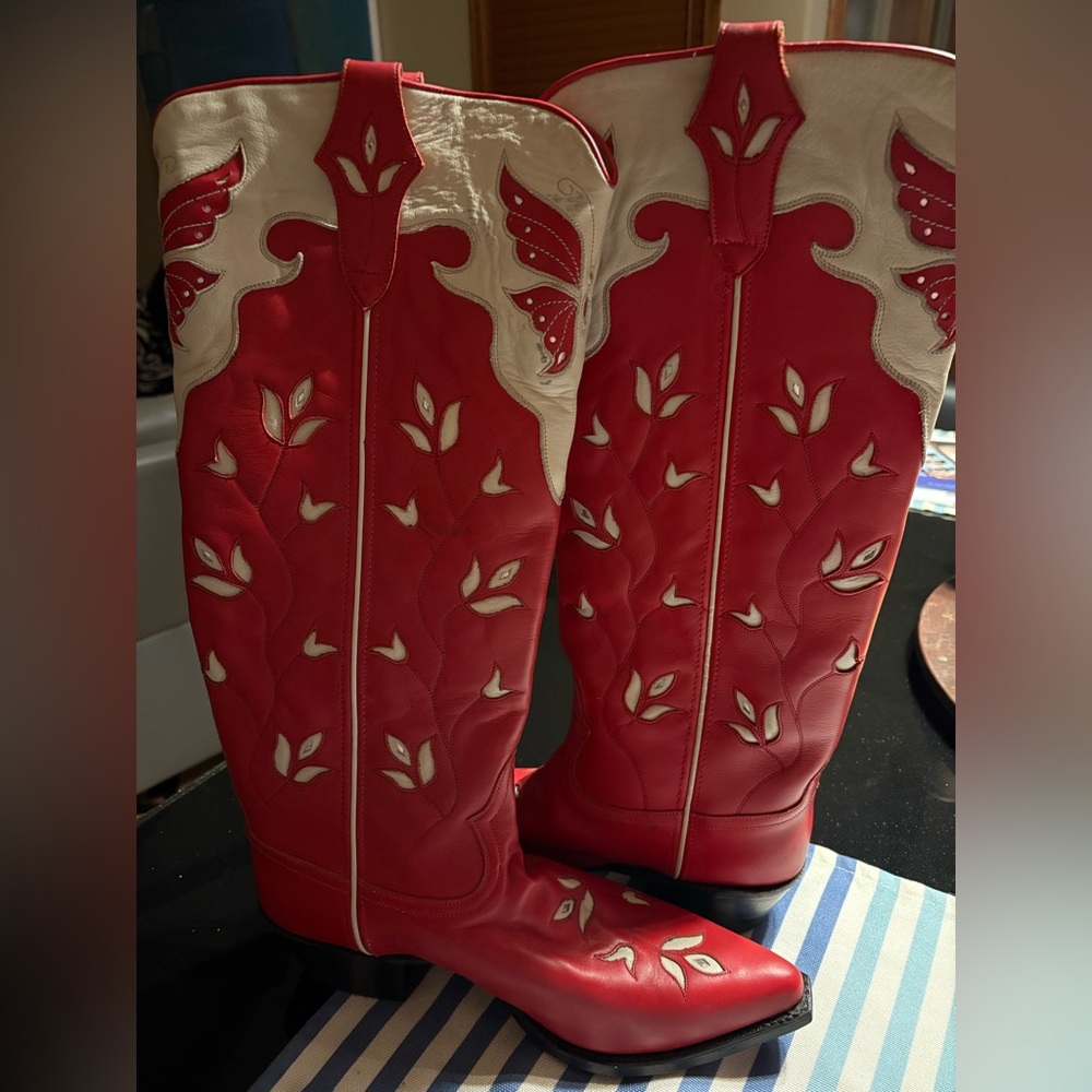 Ranch Road Red and White Women's Boots Sz 11